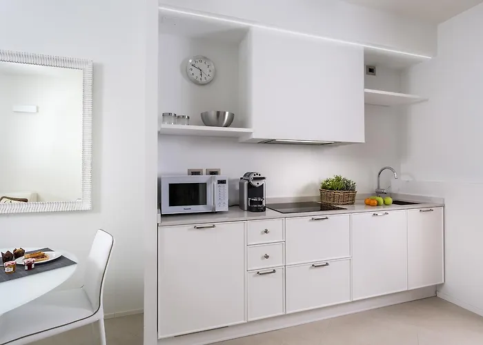 Embassy Apartamento 4*