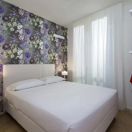 Embassy Apartamento 4*