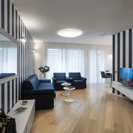 Embassy 4* Римини