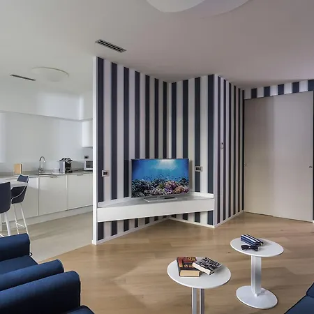 Apartment Embassy 2*