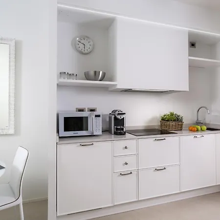 Embassy Apartamento 4*